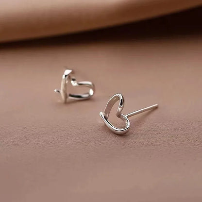 Boucles d'oreilles clou cœur argent 925 plaqué or - détail cœur
