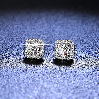 Puces d'oreilles argent 925 moissanite halo carré classique luxe - vue de face

