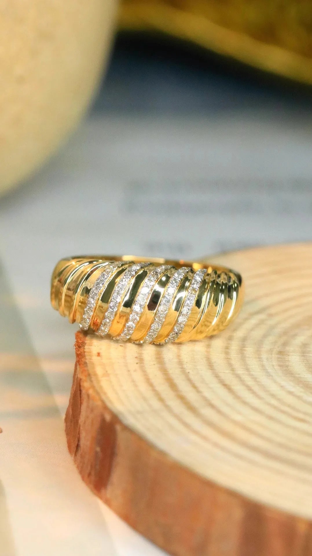 Bague large argent 925 doré bicolore pavée cristaux - détail cristaux
