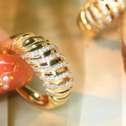 Bague large argent 925 doré bicolore pavée cristaux - détail finition
