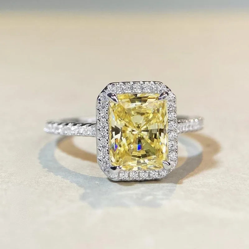 Bague solitaire zircon jaune rectangulaire argent 925 - vue de face
