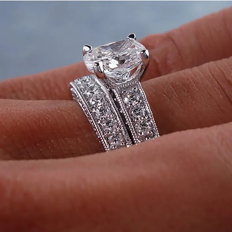 Bague solitaire zircon alliance pavée acier inoxydable argenté - portée main
