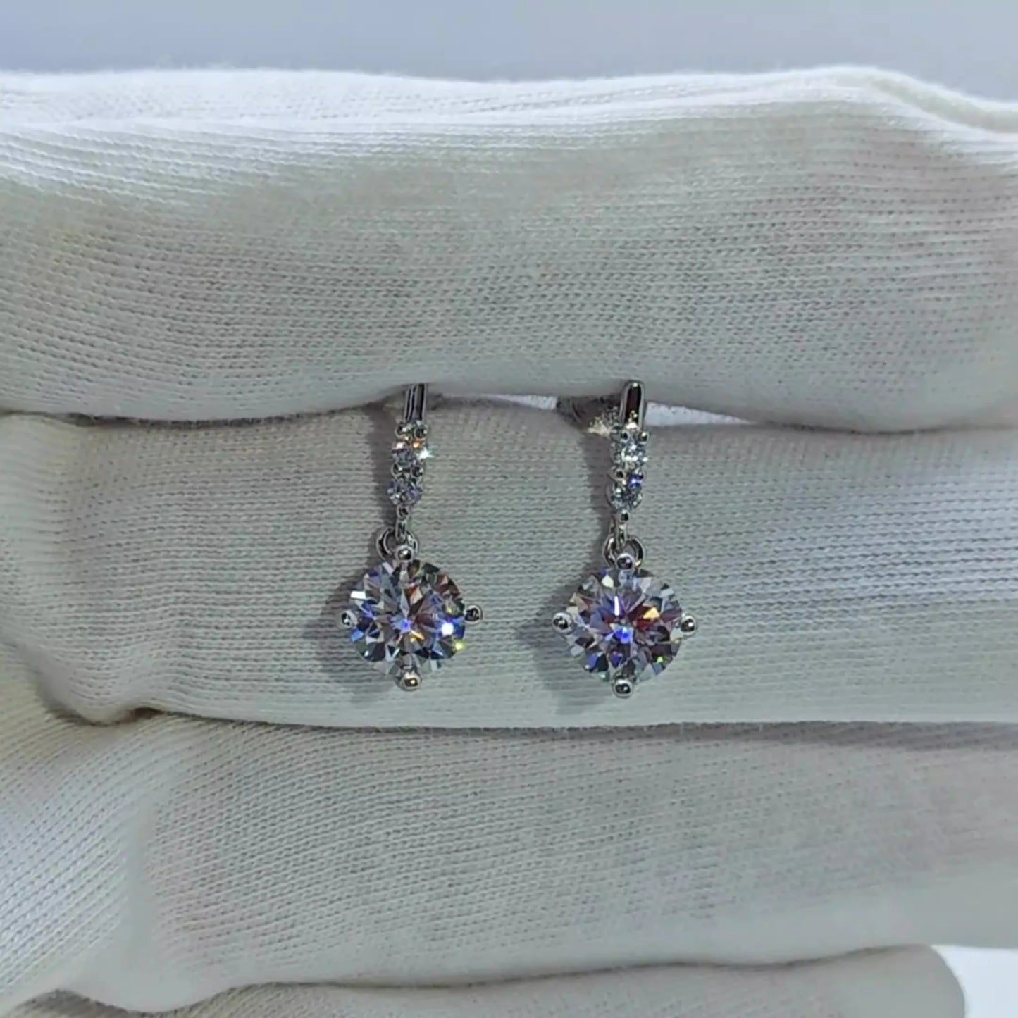 Boucles d'oreilles puces pendantes argent 925 - vue latérale
