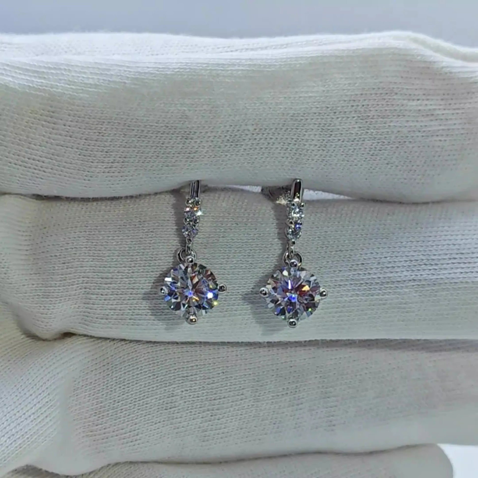 Boucles d'oreilles puces pendantes argent 925 - vue latérale
